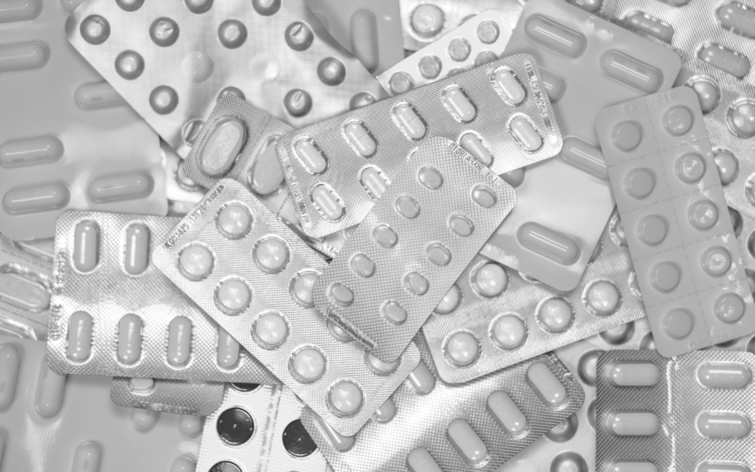 Alcalde denunció robo de 5 mil medicamentos: Contraloría detecta 22.186 dosis de fármacos vencidos en farmacias de los Cesfam de Renca