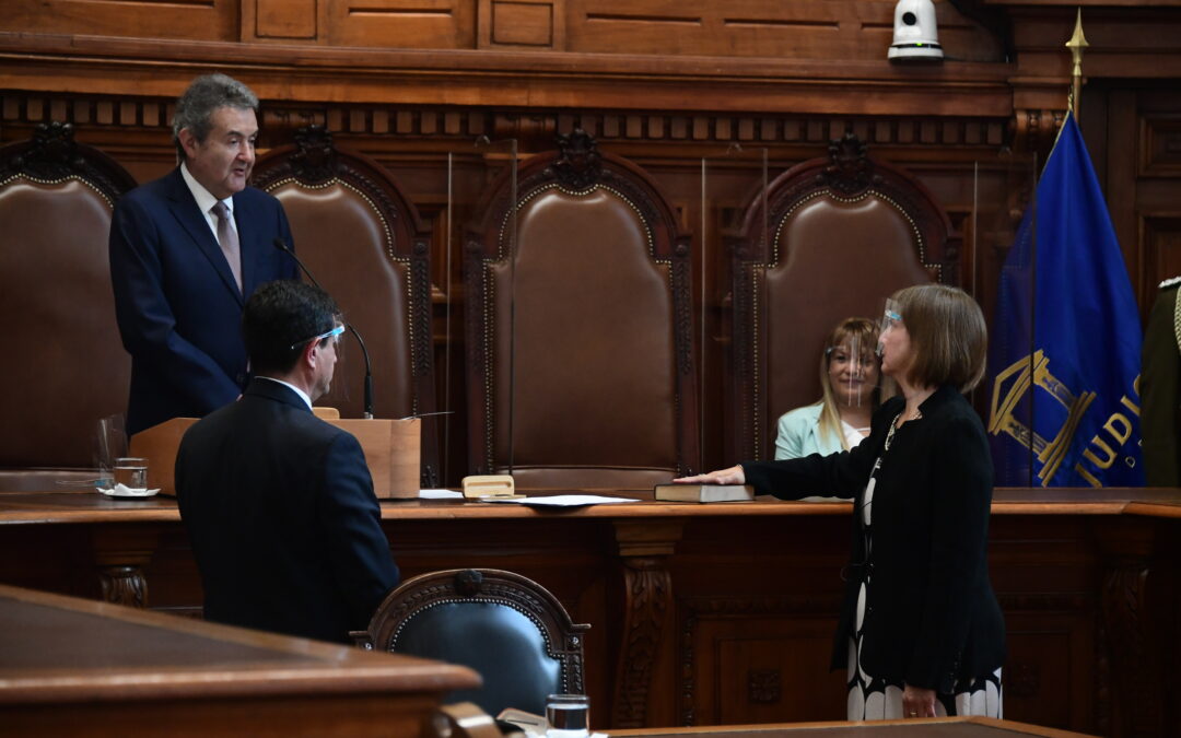 Integrará la Tercera Sala: Adelita Ravanales jura como ministra de la Corte Suprema