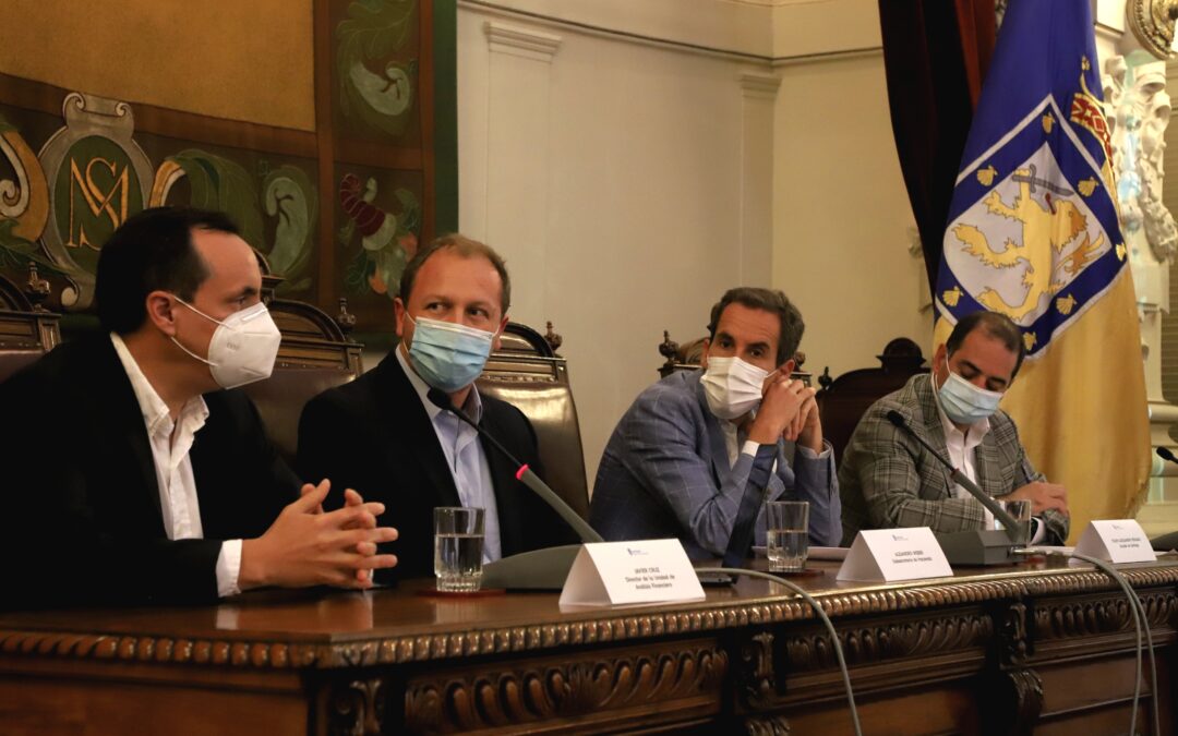 Convenio con la UAF: municipio de Santiago lanza plataforma web para reportar operaciones sospechosas de lavado de activos o corrupción