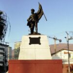 Destruyó brazo de estatuta de Eleuterio Ramírez: tribunal de Iquique ordena que condenado por daño a monumento nacional a pagar indemnización de un $1 millón