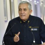 Corte de Apelaciones de Santiago revoca prisión preventiva y ordena arresto domiciliario total del exdirector de la PDI Héctor Espinosa