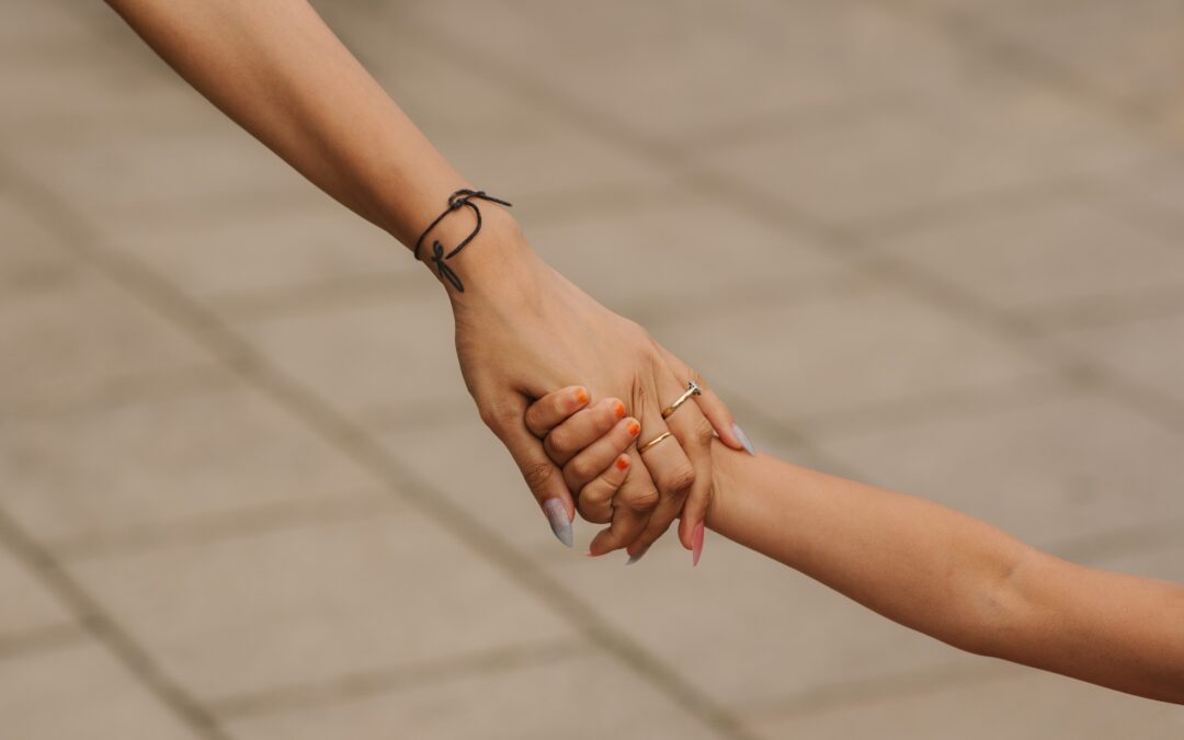 Retraso de casi un año: Corte de Punta Arenas acoge recurso de amparo y ordena a delegada presidencial tramitar nueva solicitud de permanencia definitiva de menores colombianos