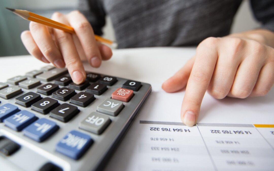 Especialista en Derecho Laboral de la UTalca alerta que brecha de género en remuneraciones alcanza un 20% y pide avanzar en leyes para disminuirla