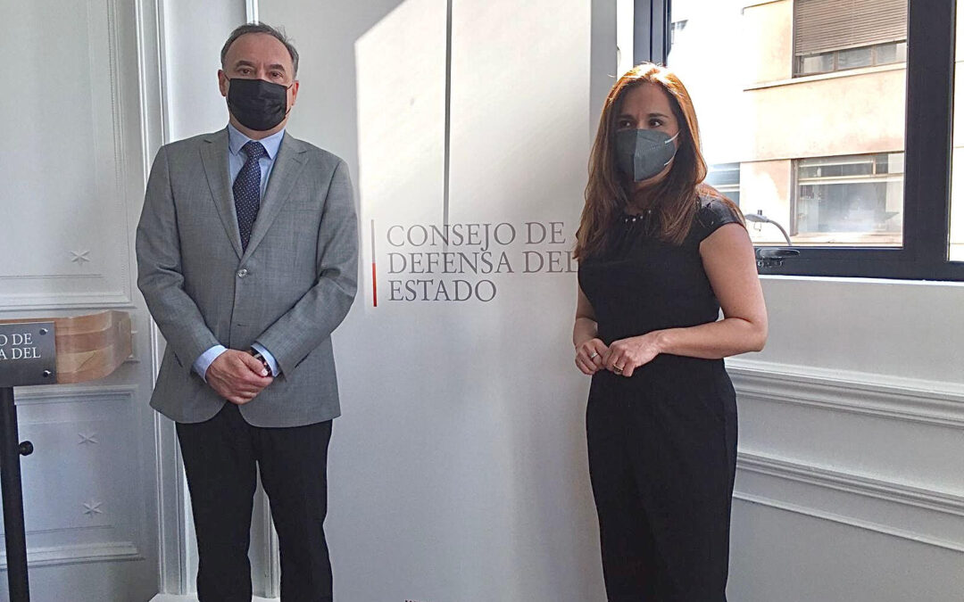 Consejo para la Transparencia y el CDE trabajan agenda conjunta para combatir corrupción en organismos estatales