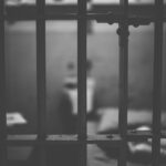 Auxiliar condenado por abusos en Colegio Apoquindo sale de la cárcel tras cumplir condena: Víctimas aún espera fallo de la Suprema por indemnizaciones