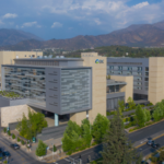 Los detalles de la querella que Clínica Las Condes interpuso por entrega de antecedentes falsos al mercado