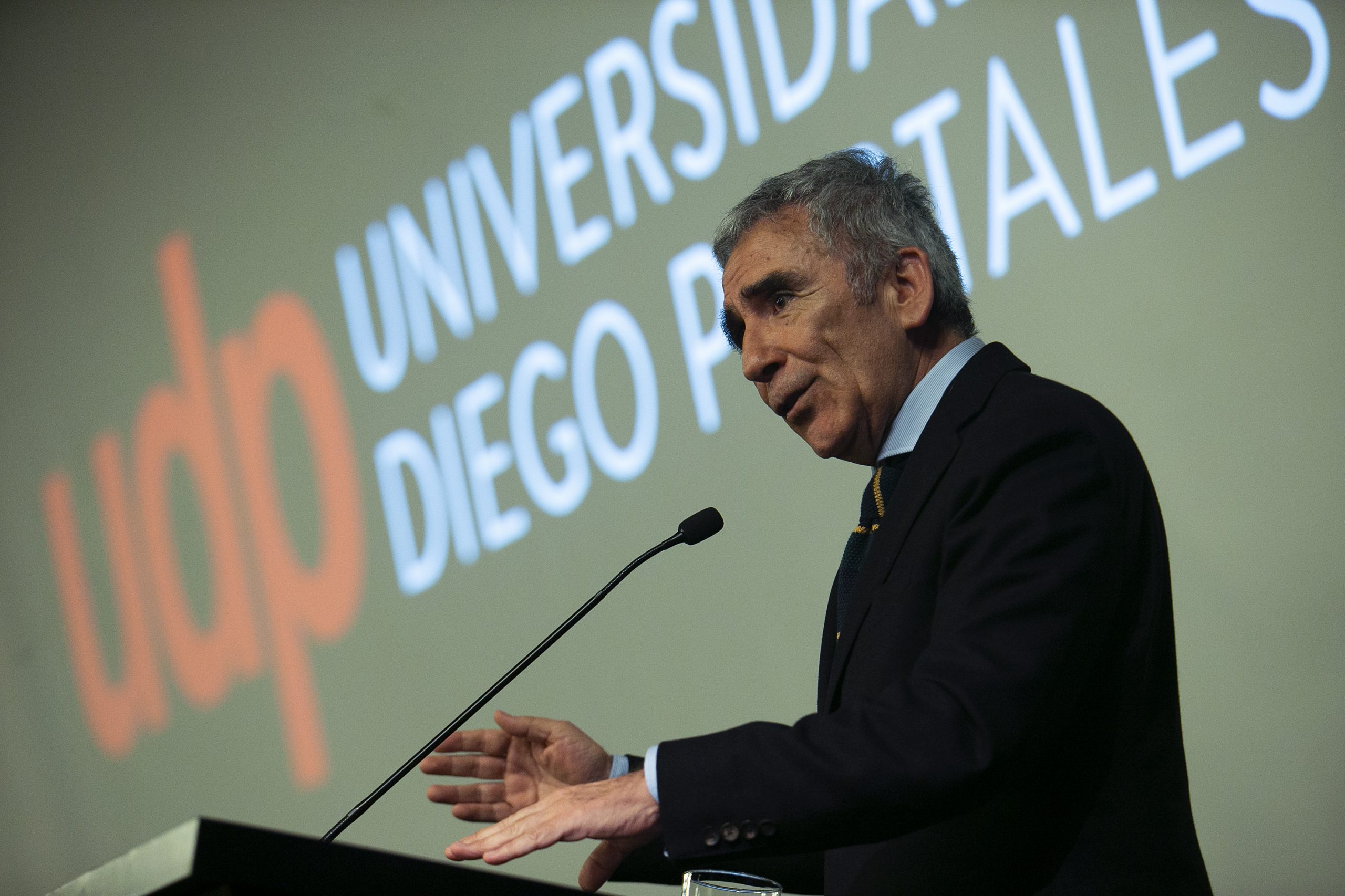 Carlos-Pena-rector-UDP-2024GCB015-scaled