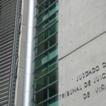 Absuelven a carabinero acusado por apremios ilegítimos en contexto de estallido social