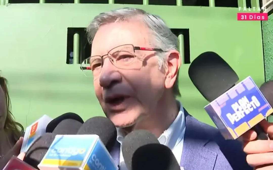  Joaquín Lavín visita a su hijo  en Capitán Yáber e intenta despejar su propia sombra judicial: “No hay nada”