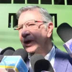  Joaquín Lavín visita a su hijo  en Capitán Yáber e intenta despejar su propia sombra judicial: “No hay nada”