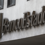 Operación Tokio: PDI incauta documentación desde sucursal de BancoEstado por nexos con el Tren de Aragua