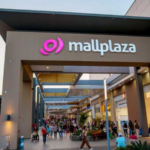Condenan a Mall Plaza Vespucio y Tavelli por accidente de clienta impactada por una botella desde el segundo piso