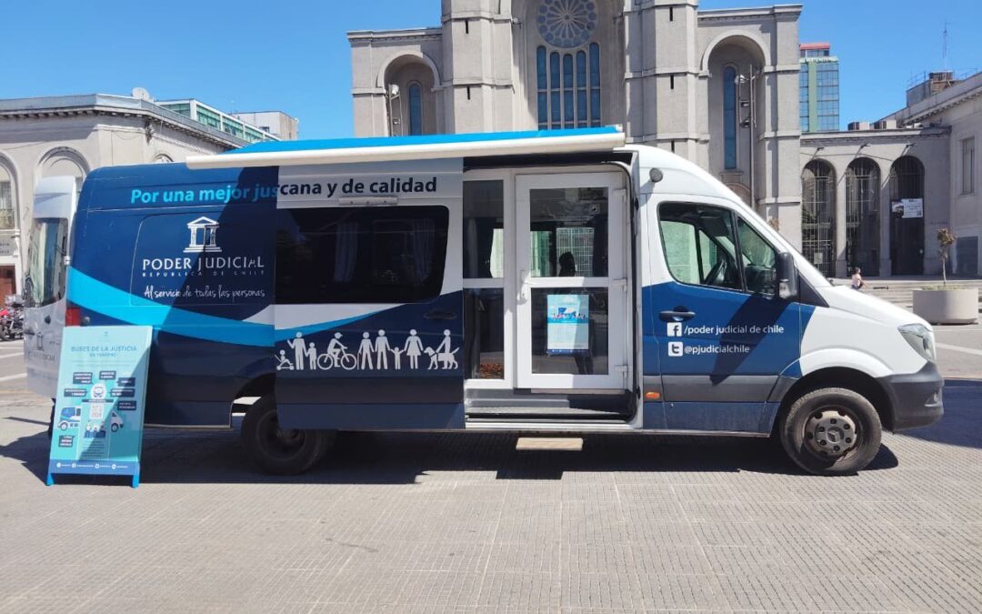 Buses de la justicia alcanzan un nuevo récord: más de 186 mil personas han recibido orientación gratuita