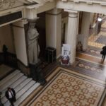 Corte de Santiago anula insólita prohibición de ingreso a copropietaria de edificio en Las Condes tras pugna con su expareja