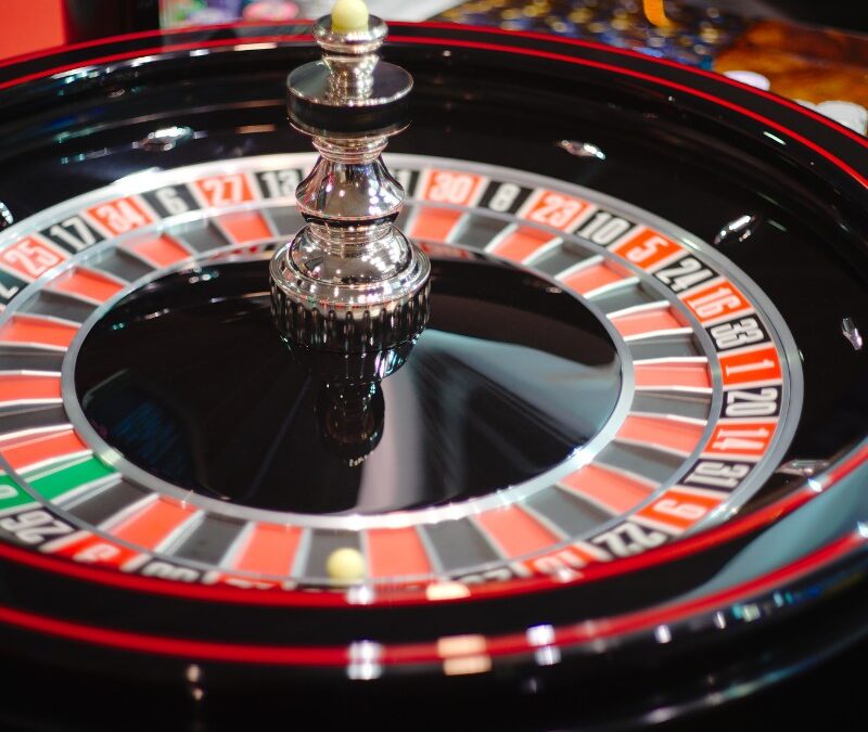 La guerra del juego: Casino de Talca solicita a la Contraloría frenar el inicio de operaciones de Dreams y acusa grave omisión en fiscalización de fondos